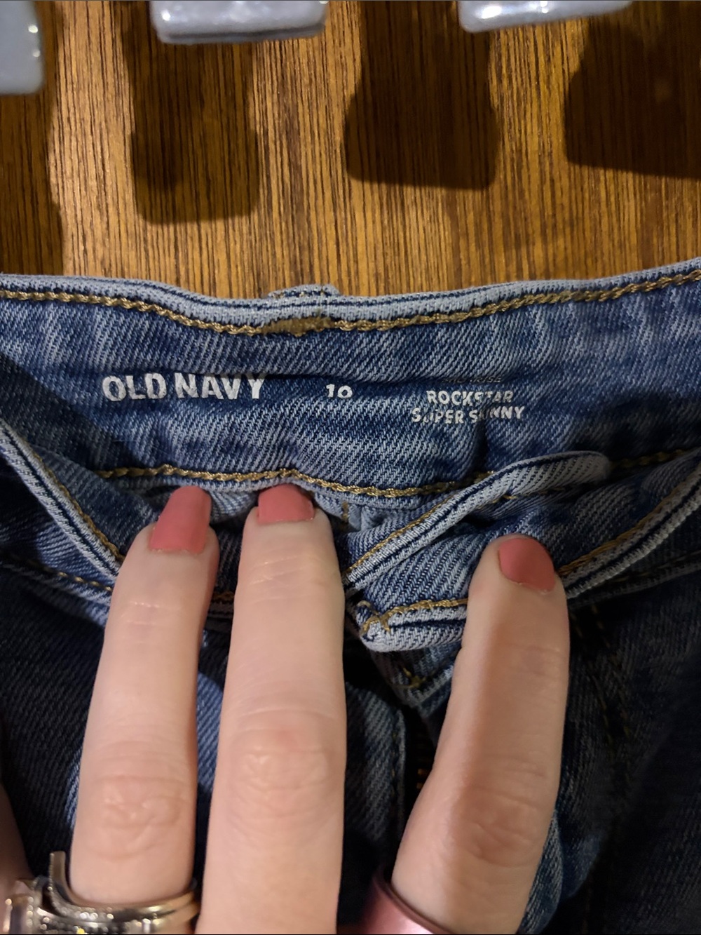 Old Navy Rockstar Super Skinny Jeans in Faded Blue Wash - Picture 2 of 3